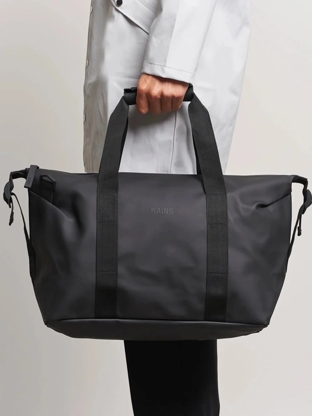 RAINS Black Waterproof Weekend Duffle Bag Shoulder Travel Gym Tote